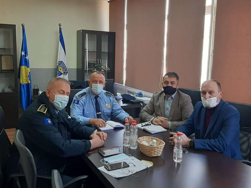 Isufi zhvillon takim me komandatin e Policisë për parandalimin e prerësve ilegalë të pyjeve
