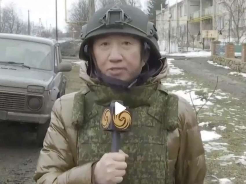 “Besniku i Kremlinit”/ Gazetari kinez, i vetmi reporter i huaj që shoqëron ushtarët rusë në tmerrin e tyre kundër Ukrainës 