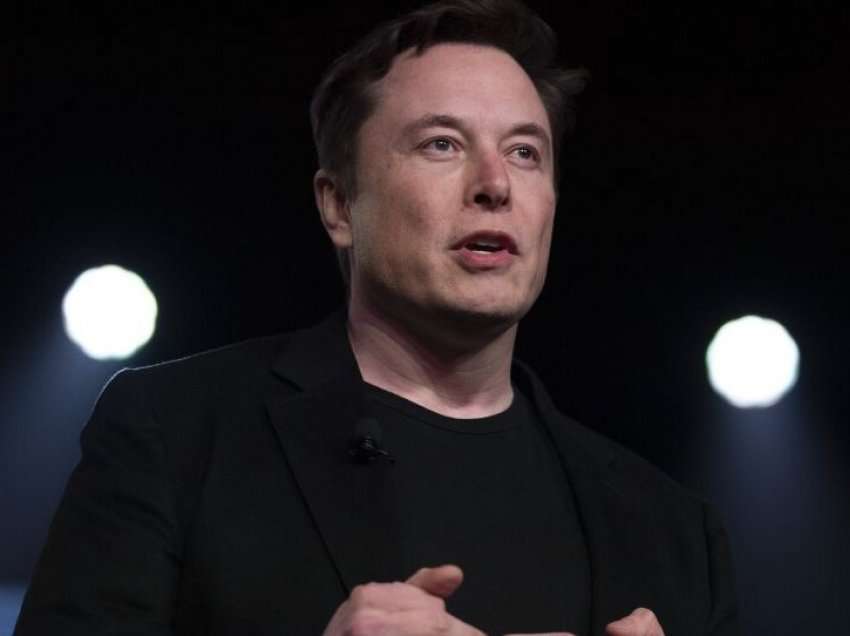Elon Musk: Robotët do të jenë biznes më i madh se veturat Tesla