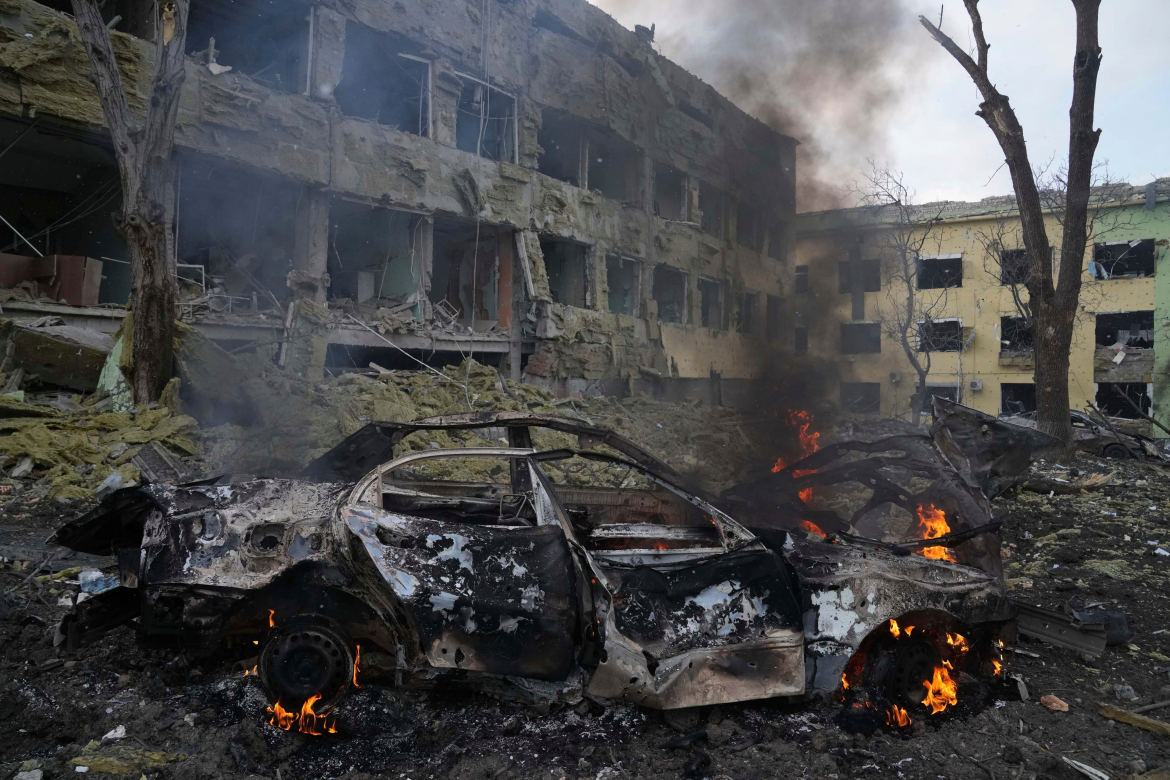 Nuk ndalet bombardimi i Mariupolit 