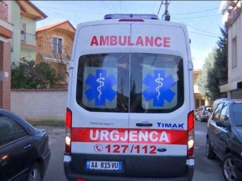 Aksident i rëndë pas mesnate në autostradën Tiranë-Durrës, përplasen 3 makina