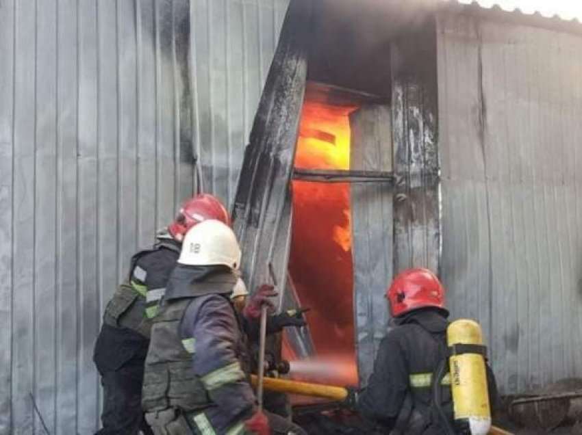 Shërbimet e urgjencës në Ukrainë shpërthejnë pajisje të pashpërthyera dhe shuajnë zjarret