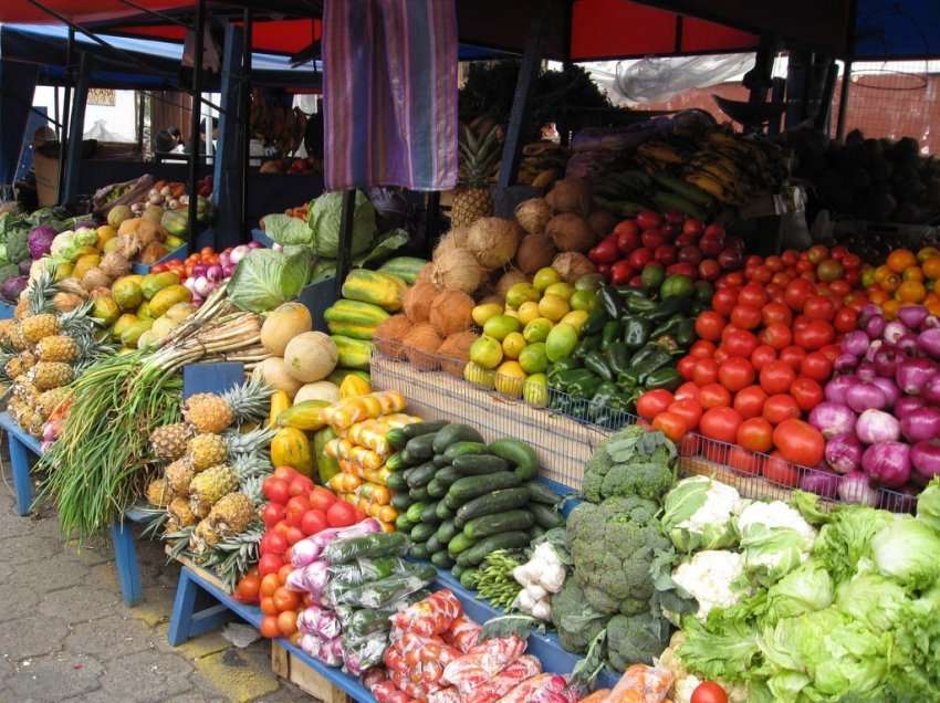 “Tregtarët abuzojnë me çmimet”, qytetarët: Qeveria të ndërhyjë, s’po dimë nga të ia mbajmë