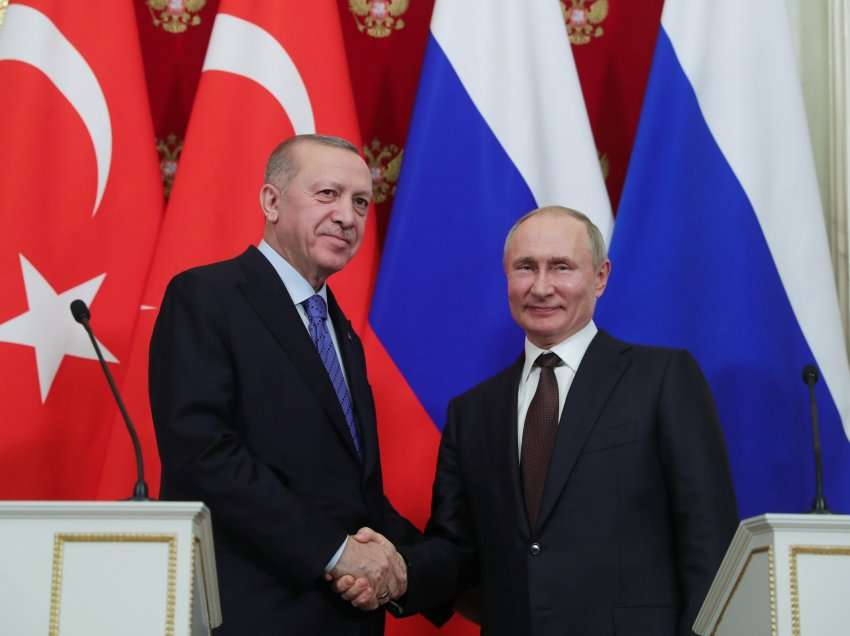 Erdogan bisedë telefonike me Putinin, ja çfarë i kërkoi