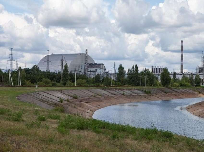 ​Ushtarët rusë hynë pa mbrojtje në “Pyllin e Kuq” toksik në Çernobil