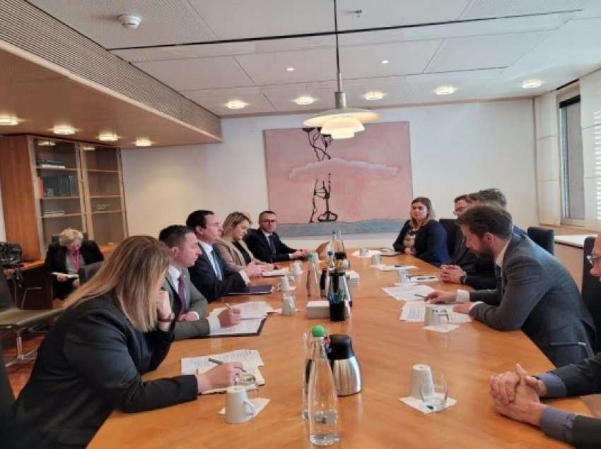 ​Kurti takoi ministrin norvegjez të Naftës dhe Energjisë, Aasland
