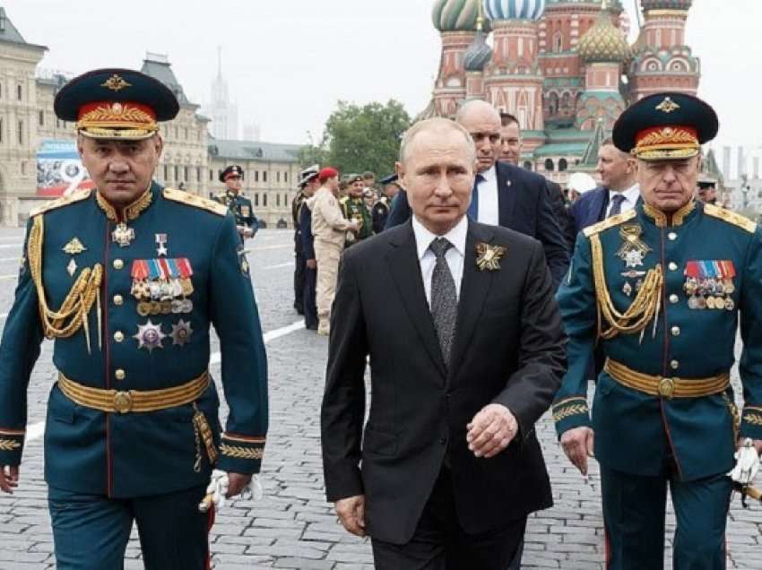 Zyrtari amerikan: Ne besojmë se Putin po keqinformohet për performancën ushtarake ruse