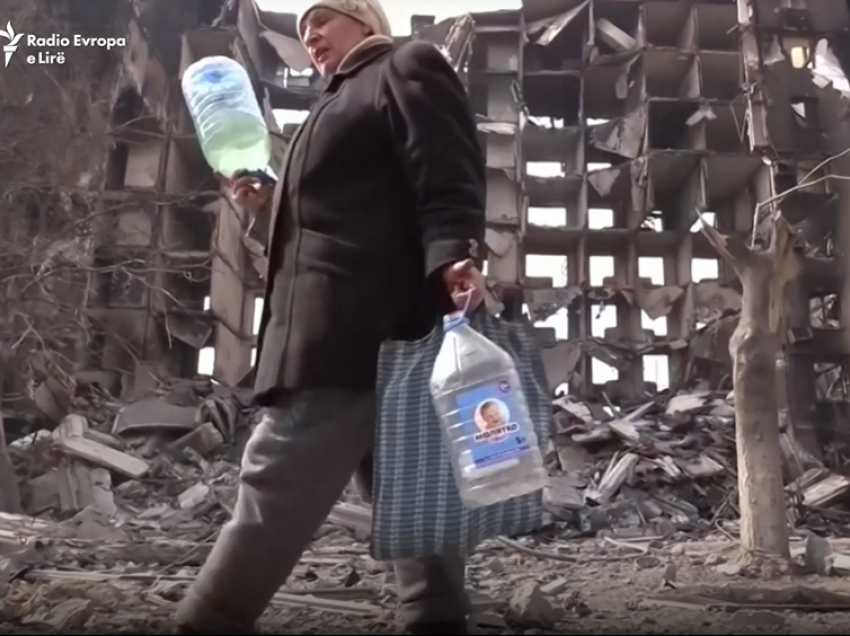 “Është ferr”: Ukrainasit përshkruajnë ikjen nga Mariupoli i rrethuar