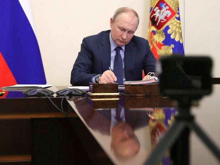 Putin nënshkruan dekretin për gazin rus, kërcënon me përfundim të kontratave