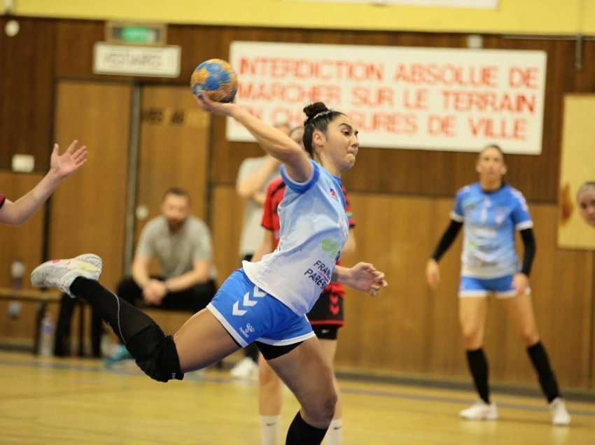 Suzana Ujkiq shkëlqen në Francë, shpallet lojtare e ndeshjes 