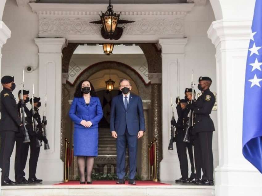 Presidentja Osmani u prit nga presidenti i Panamasë Laurentino Cortizo me nderime shtetërore