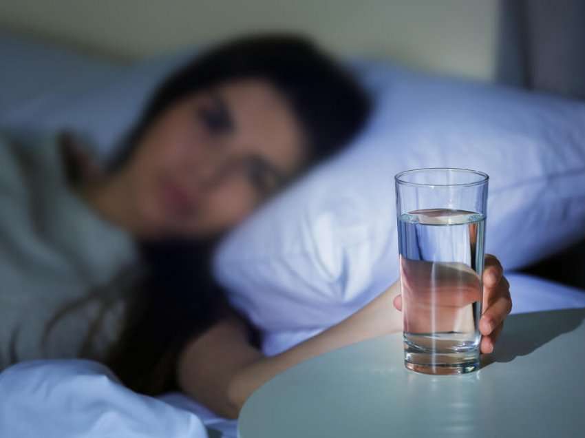 A ndihmon uji në cilësinë e gjumit tonë?