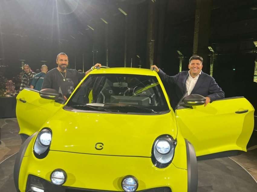 Kompania e familjes së Lazim Destanit promovoi në Berlin, veturën e parë elektrike