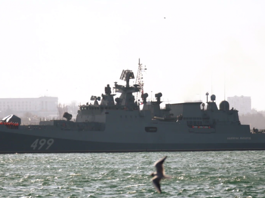 Ushtria ukrainase thotë se fundosi një anije luftarake ruse