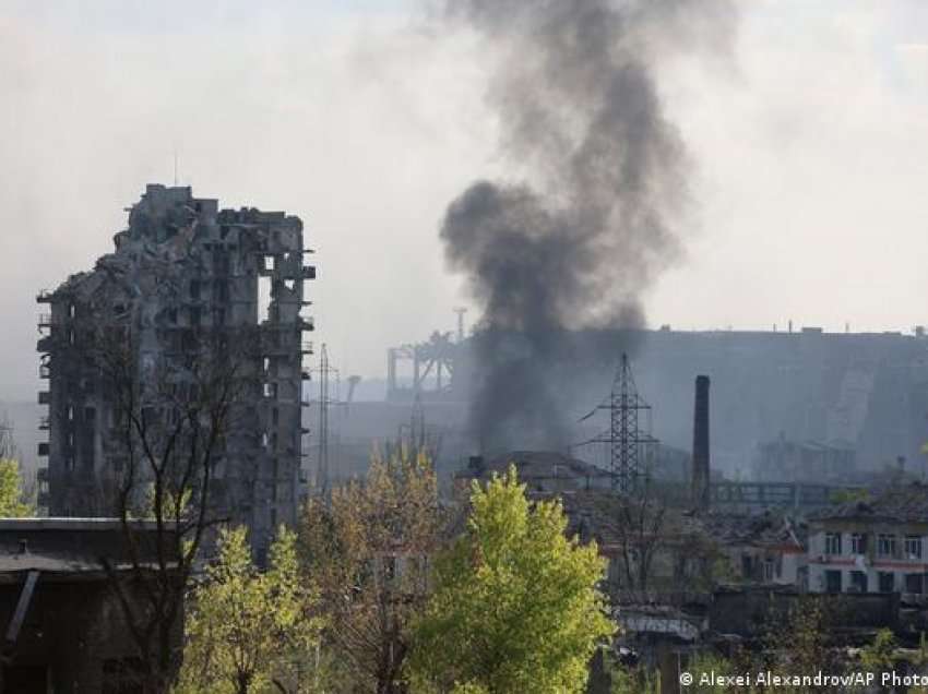 “Aksionet si stuhi”/ Vazhdon sulmi rus në fabrikën e çelikut