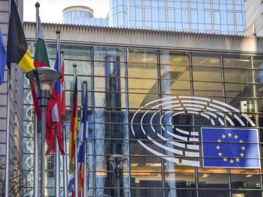 Sa afër Bashkimit Evropian dhe anëtarësimit në Këshillin e Evropës është Kosova? A do ta ndihmojnë shtetet evropiane!