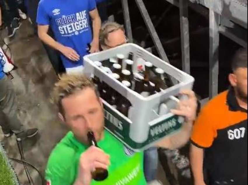 Portieri i klubit të madh gjerman feston me birra