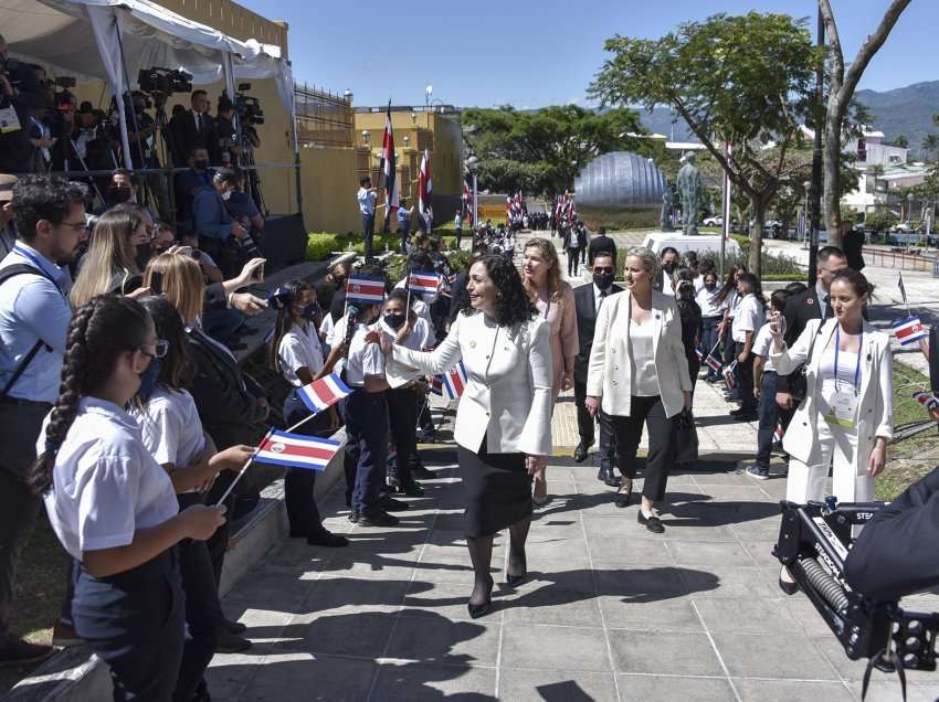 Presidentja Osmani mori pjesë në ceremoninë e Inaugurimit të Presidentit të Kosta Rikës, z. Rodrigo Chaves
