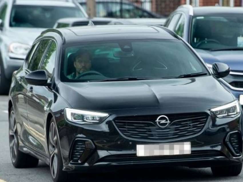 Klopp i jep fund modestisë, nga Opeli 25 mijë funte kalon te një makinë...