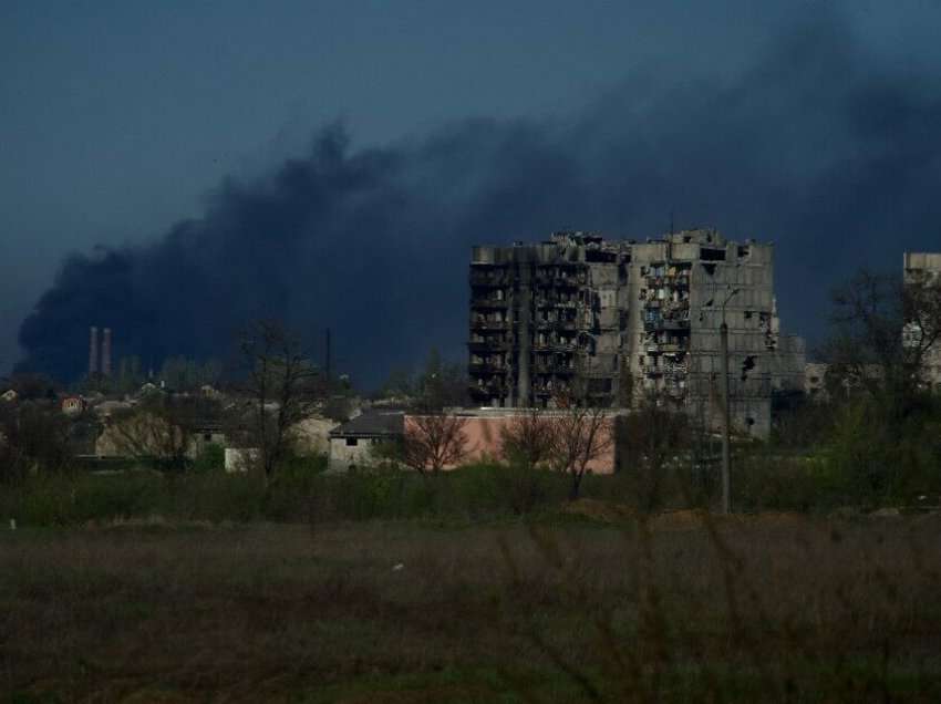 Ukrainë: Rusia vazhdon të bombardojë fabrikën e çelikut në Mariupol