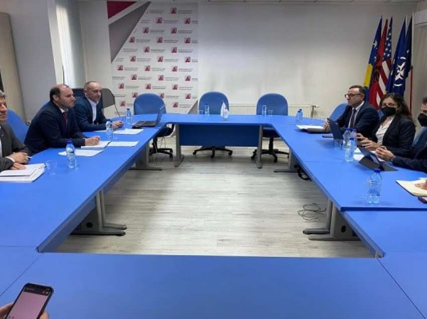 ​Shefi i misionit të FMN-së për Kosovën vizitoi ATK-në