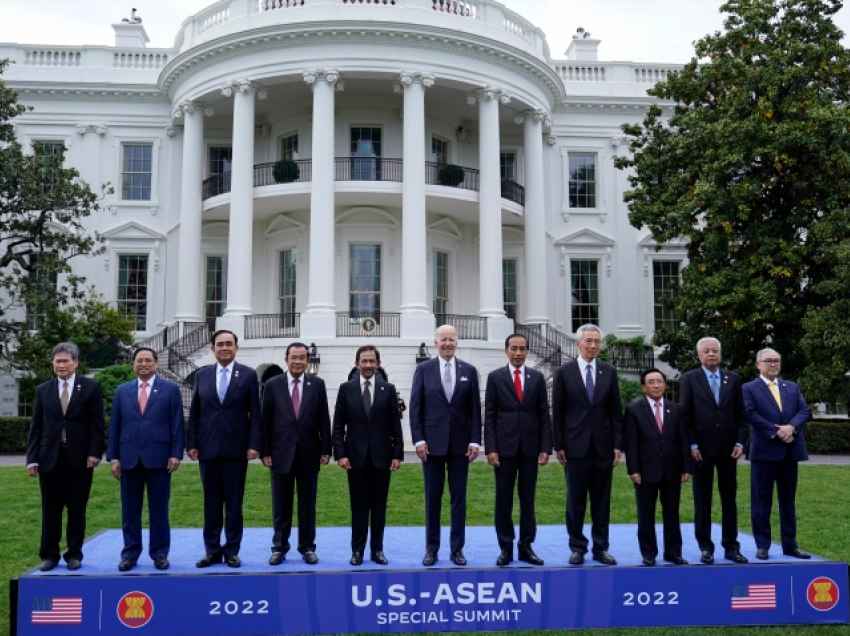 Udhëheqësit e SHBA-së dhe ASEAN-it zotohen se do të respektojnë sovranitetin e Ukrainës