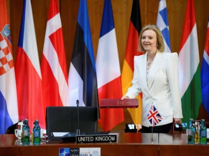 Britania e Madhe: NATO duhet të mbajë derën e hapur për anëtarët e rinj