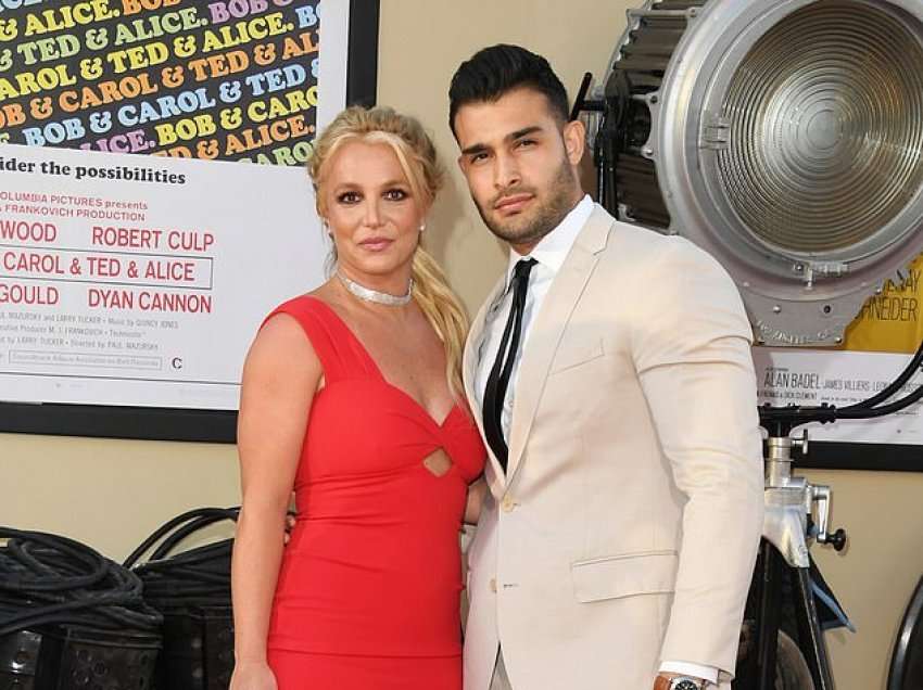 Britney Spears njofton se ka humbur fëmijën, pak muaj pasi njoftoi shtatzëninë e saj me Sam Asghari