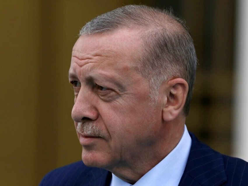 VOA: Turqia thotë se nuk do të miratojë kërkesën e Suedisë dhe Finlandës për anëtarësim në NATO