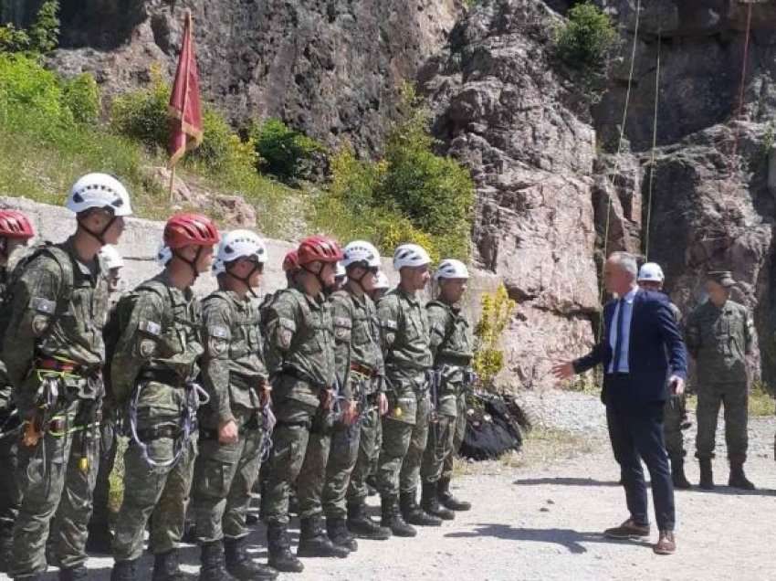 Njësia e Kërkim-Shpëtimit e FSK-së trajnohet nga instruktorët italianë për “Alpinizëm Ushtarak”