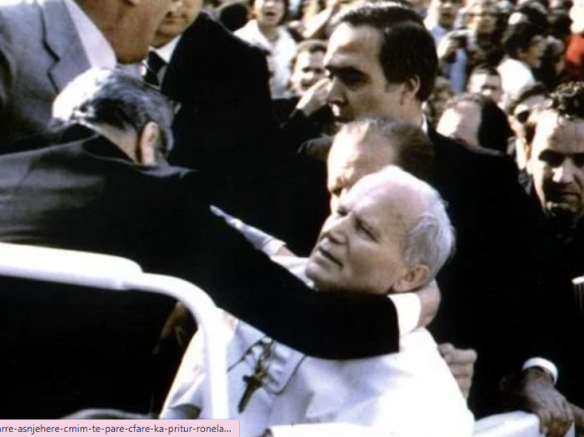 I qëlluar katër herë me armë, Papa Gjon Pauli kreu më pas aktin e pabesueshëm të faljes së vrasësit 