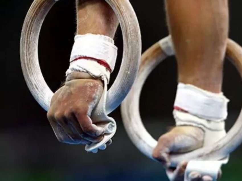 Mbajti simbolin “Z” të ushtrisë ruse në podium, dënim i rëndë për gjimnastin