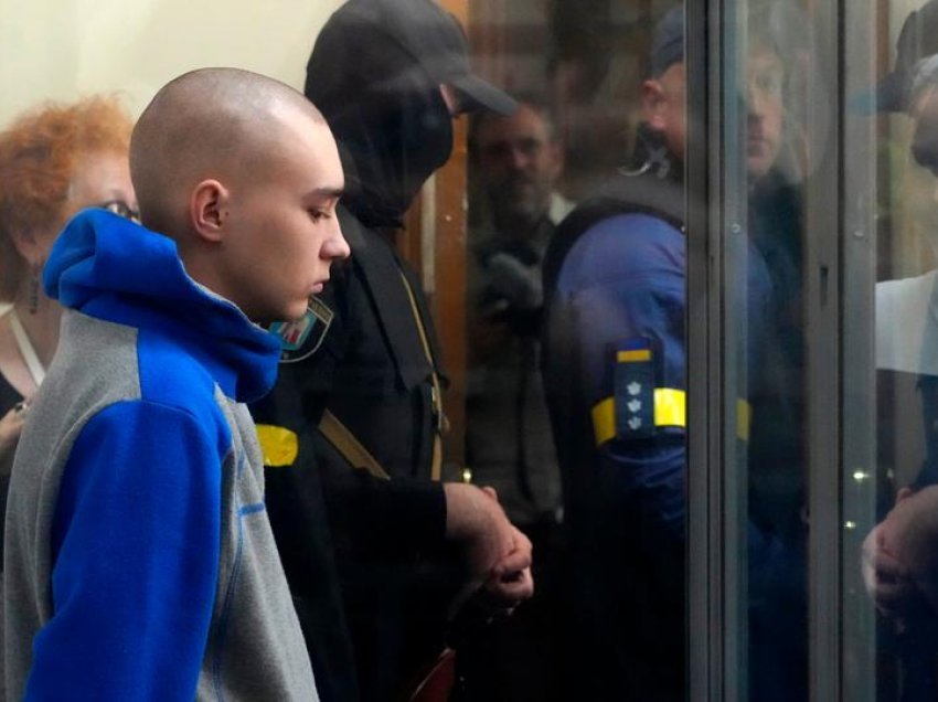 Prokurorët ukrainas kërkojnë dënim të përjetshëm për ushtarin rus në gjyqin për krime lufte