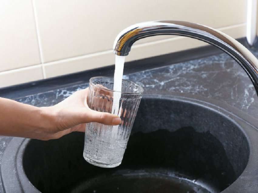 Dyshimet për helmimin e ujit në Deçan, IKSHPK publikon rezultatet e analizave