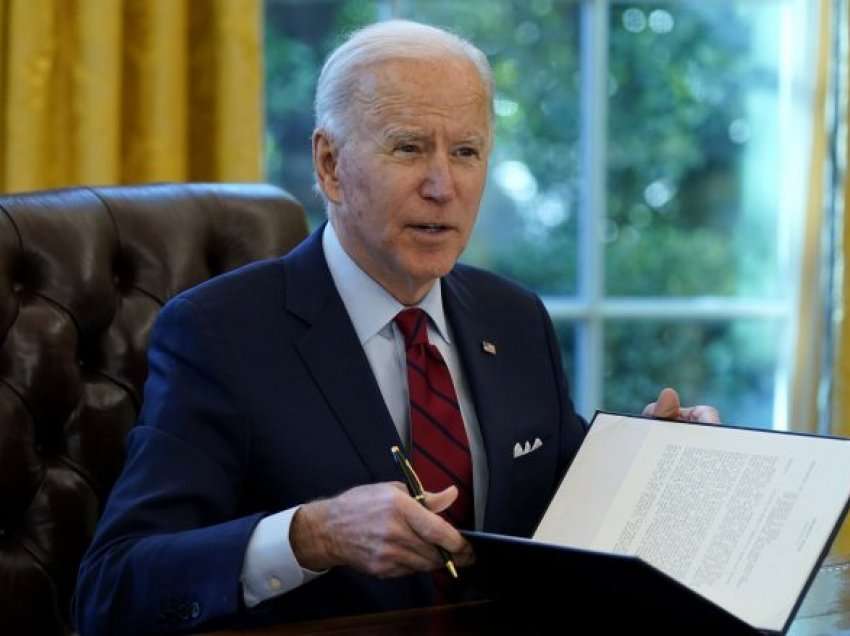 Projektligjin e shndërron në ligj – Biden nënshkroi paketën e ndihmës prej 40 miliardë dollarësh për Ukrainën