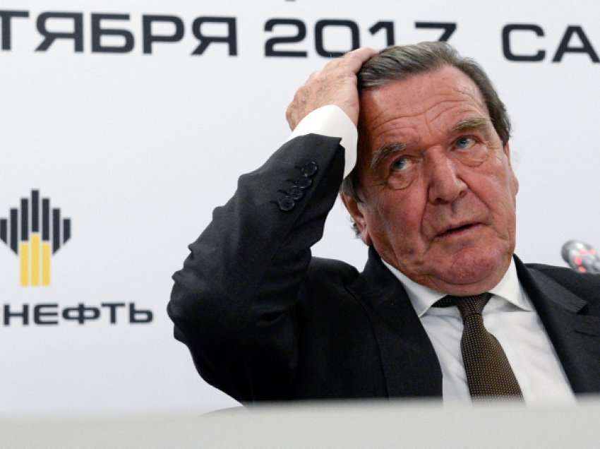 Ish-kancelari gjerman Gerhard Schroeder jep dorëheqjen nga bordi i Rosneft