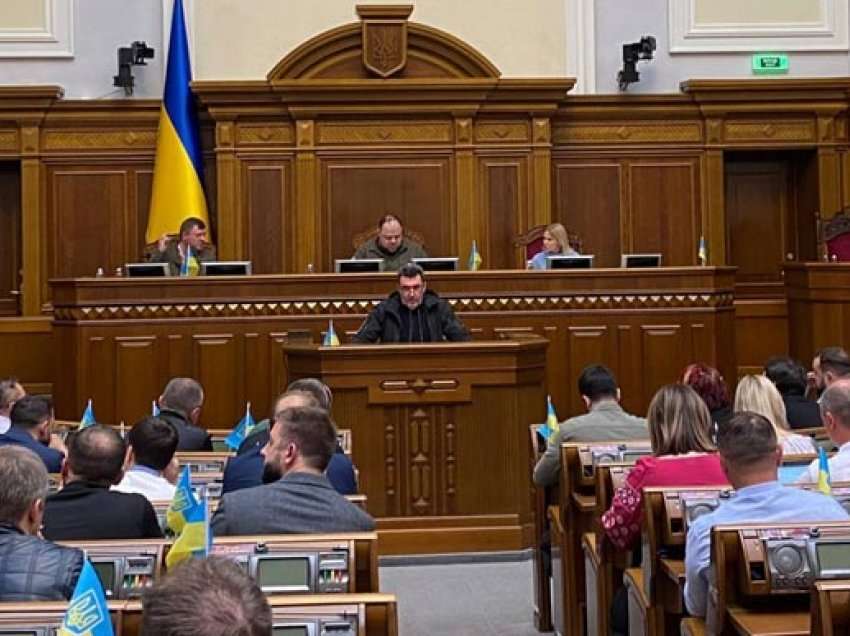 Ukraina zgjat ligjin ushtarak deri në gusht