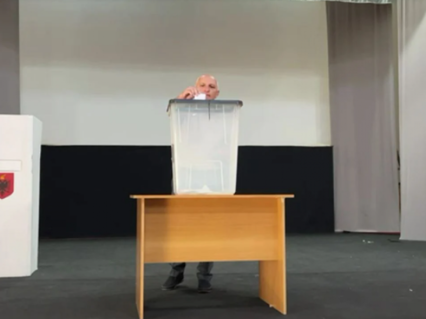 Zgjedhjet për kreun e PD-së, nis procesi i votimit në Lezhë