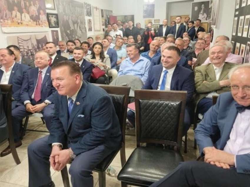 ​Ministri Latifi vizitoi Federatën Pan-Shqiptare “VATRA”