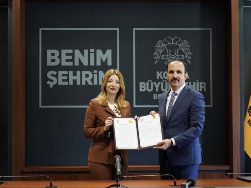 Nënshkruhet marrëveshje bashkëpunimi ndërmjet Qytetit të Shkupit dhe Qytetit Konja – Turqi