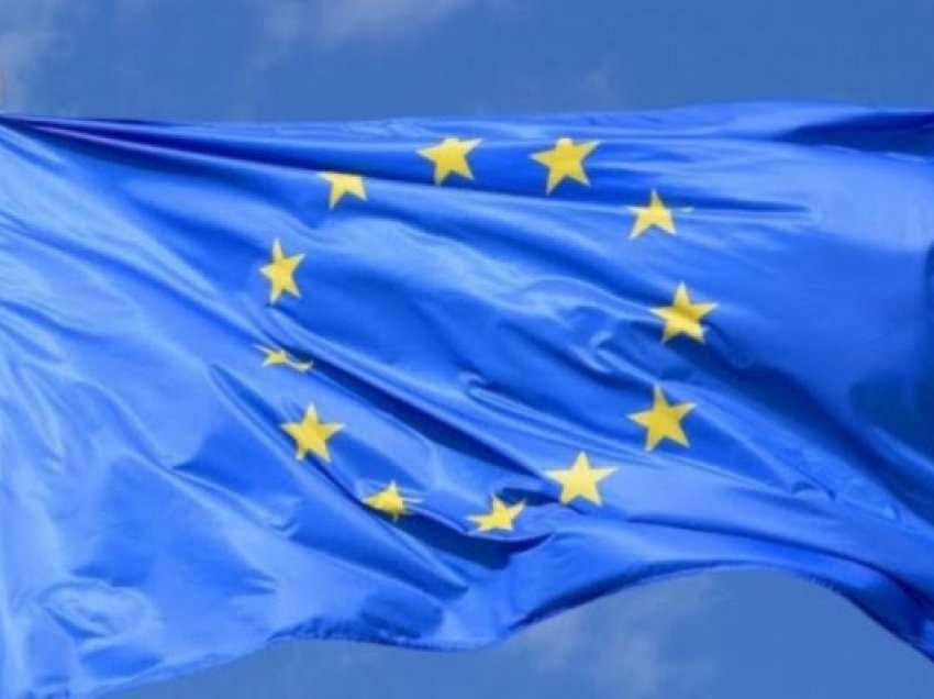 ​Flamuri evropian mbush 33 vjet