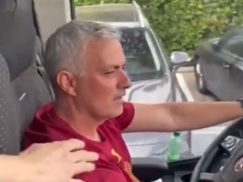 Mourinho “nxjerr autobusin nga parkimi”