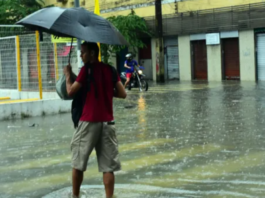 Reshje të mëdha në Brazil – mbyten 35 persona