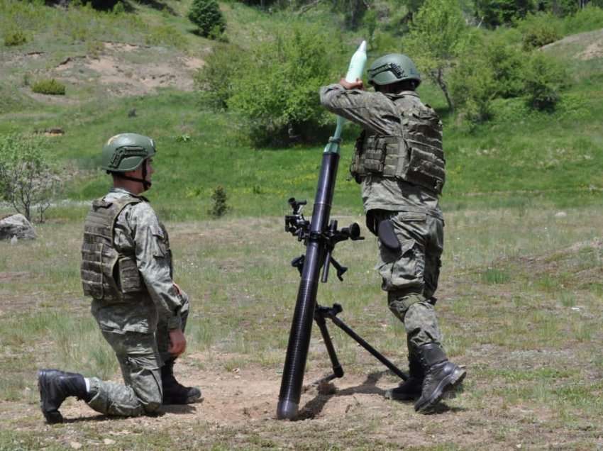 Mehaj: Forcat e Kosovës dhe Shqipërisë e përfunduan me sukses trajnimin për qitje luftarake me mortaja
