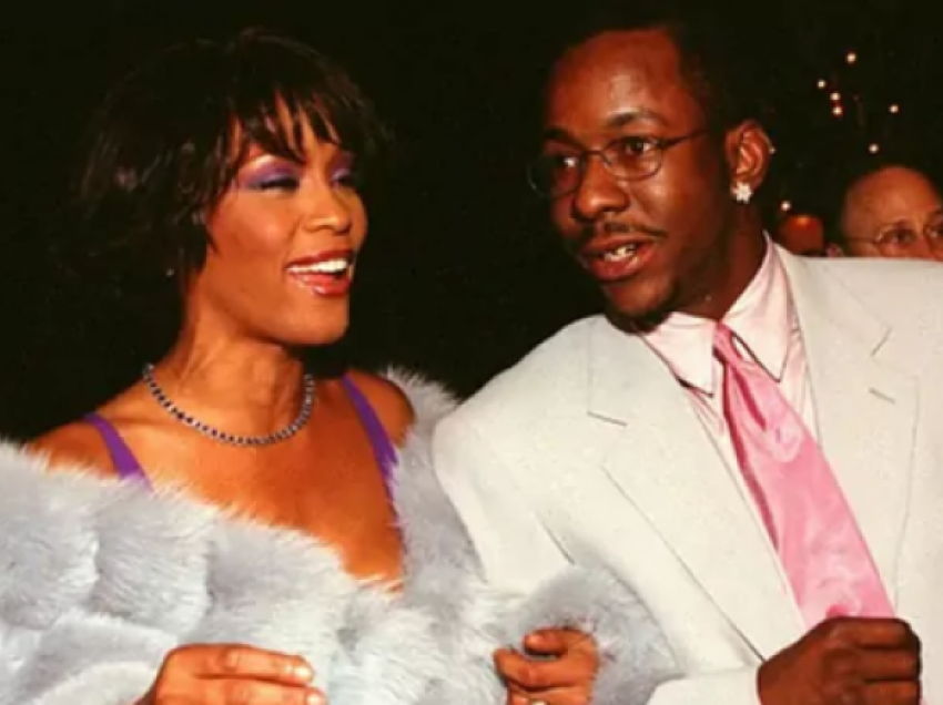 Bobby Brown tregon se si droga i dha fund martesës me Whitney Houston