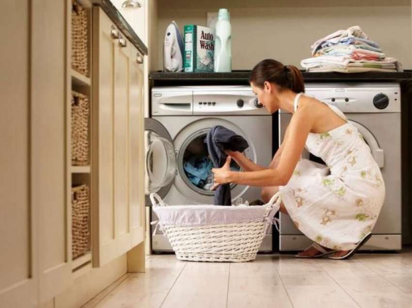 Vendosni 2-3 topa letër alumini në lavatriçe kur lani rrobat dhe do të habiteni nga rezultati