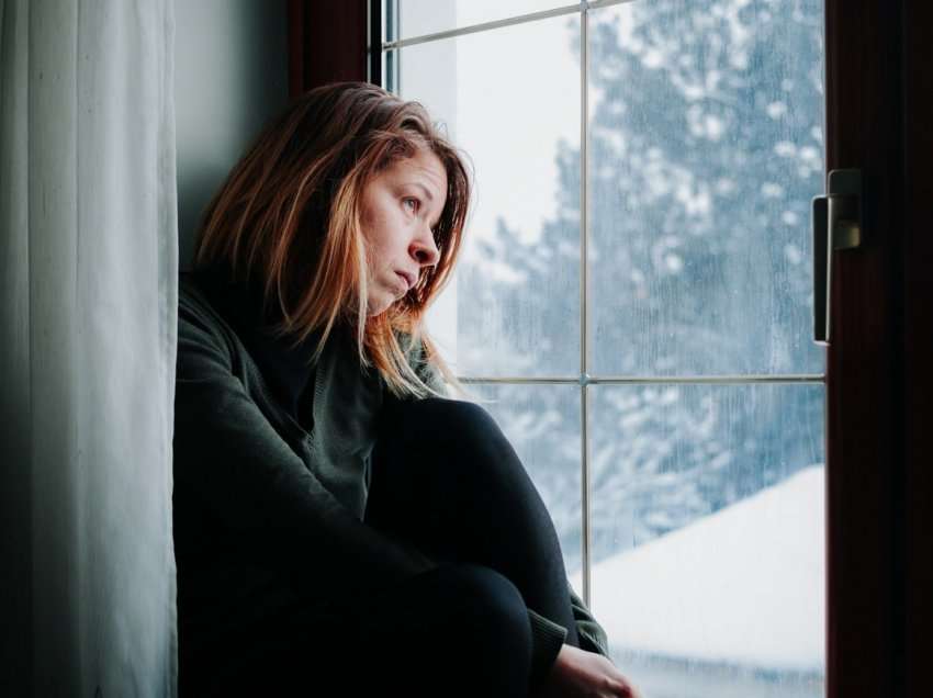 Disa mënyra si të mposhtni depresionin e dimrit