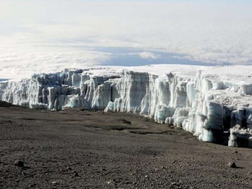 Ndryshimi i klimës: Akullnajat rrezikohen të shkrihen deri në vitin 2050