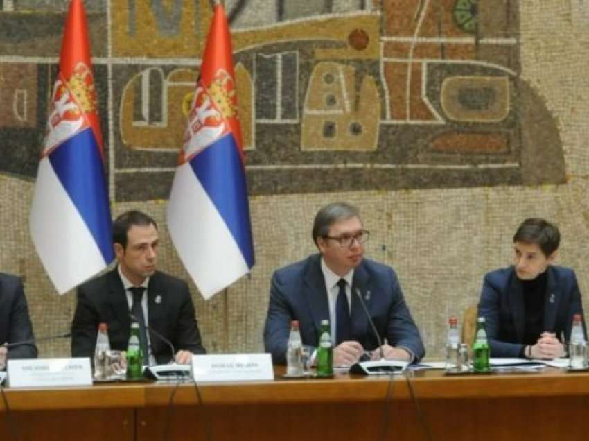 Vuçiq pas seancës: Serbia nuk do të heqë dorë...!