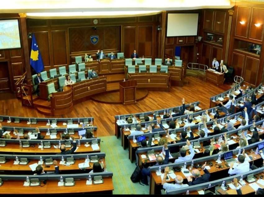 Kuvendi: 10 deputetë të Listës Serbe dorëzuan dorëheqje të parevokueshme